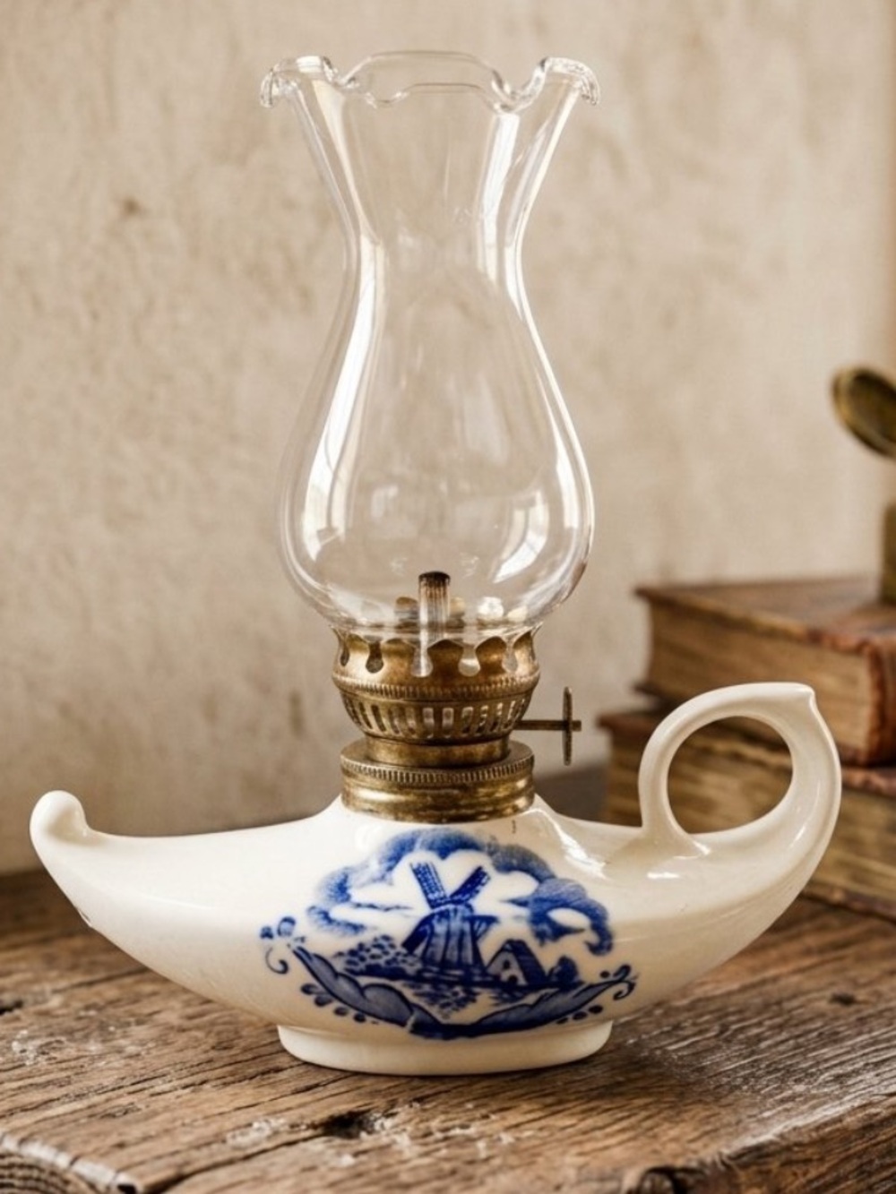 Vintage Blue & White mini Oil Lamp with Clear Glass Chimney
JAPAN